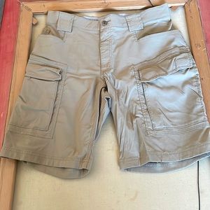Duluth Trading Co. “Flex Dry on the Fly” Khaki Cargo Shorts, Size 34